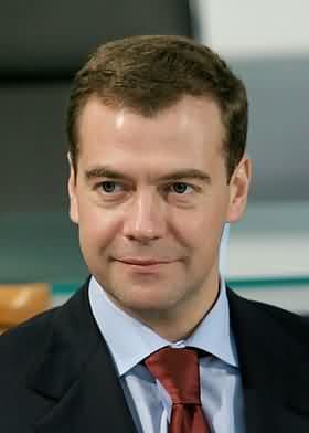 Медведев выступил за возможность отмены платы за капремонт для части населения