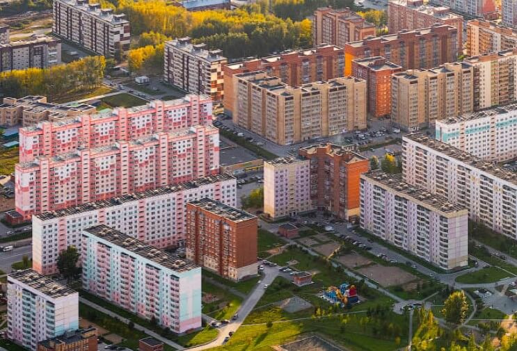 В 525 домах Москвы приступили к работе новые управляющие организации