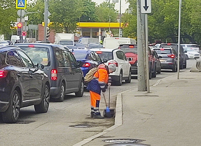 В Петербурге планируют следить за работой дворников в реальном времени