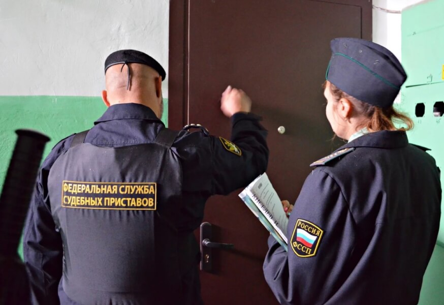 В Новосибирской области лишь 3% дел приставов — по долгам за ЖКХ