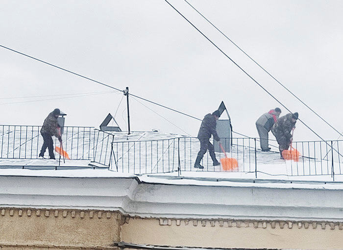 С 14 февраля в Москве штрафы за нечищенные от снега крыши резко вырастут