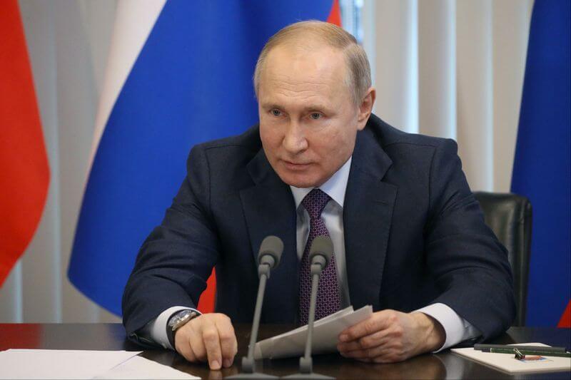 Путин: износ сетей ЖКХ - более 40%, это ложится грузом на россиян
