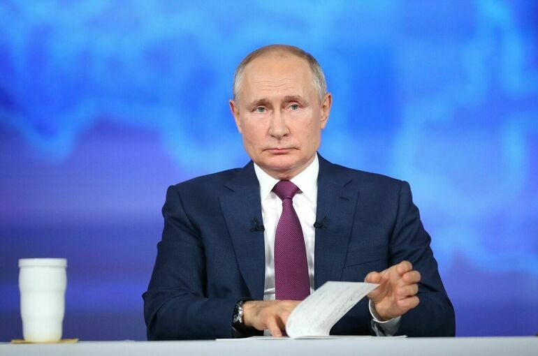Путин: правительство должно оперативно помогать решать проблемы в сфере ЖКХ