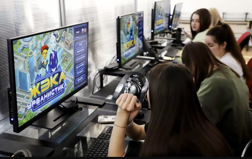 ФРТ провел чемпионат по игре «ЖЭКА: Урбанистика» для студентов Государственного университета управления