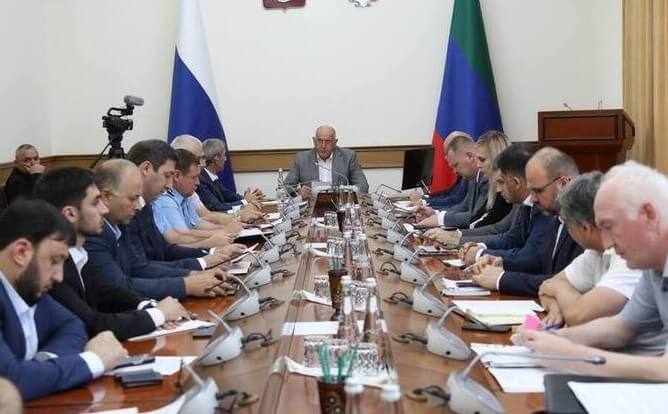 Предприятия ЖКХ Дагестана накопили 424 млн рублей долгов за воду