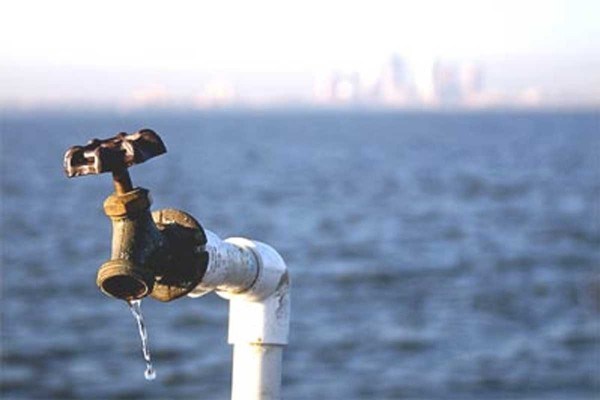 В Симферопольском и Бахчисарайском районах Крыма ограничивается подача питьевой воды 